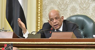 رئيس البرلمان لنواب: "متقاطعوش الحكومة وهى بتتكلم.. احنا مش فى مهرجان"