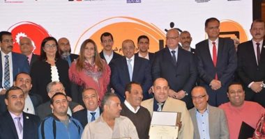 وزير التنمية المحلية ومحافظ القاهرة يشهدان تخرج دفعة برنامج بناء قدرات العاملين