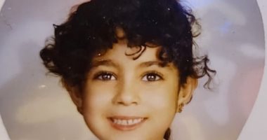 آيتن عامر تشارك متابعيها بصورة من طفولتها..  "شكلى اتغير ولا لا "