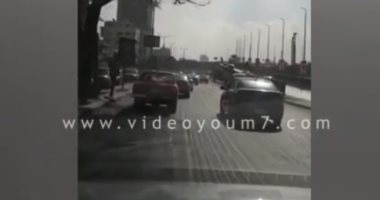 انتظام حركة المرور على طريق كورنيش الكيت كات فى الاتجاهين.. فيديو 