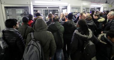 نقابة عمالية فرنسية تدعو لتعليق إضراب قطاع النقل فى عطلة عيد الميلاد