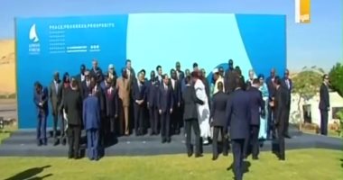 الرئيس السيسى والقادة الأفارقة يلتقطون صورة تذكارية قبل مؤتمر أسوان للسلام
