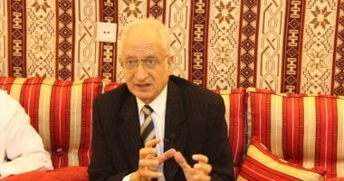 وفاة الدكتور محمود فهمى حجازى عضو مجمع اللغة العربية عن عمر 79 عاما