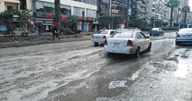 تراكم مياه  الأمطار فى شوارع المهندسين تبطىء حركة السيارات.. صور و فيديو