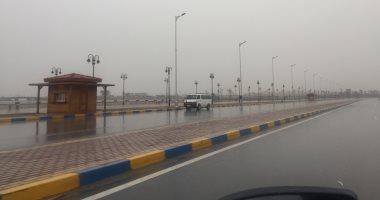 صور.. هطول أمطار على الإسماعيلية وانتظام حركة الملاحة بقناة السويس