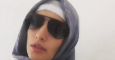 فيديو.. زينة تؤدى أول صلاة فى مسجد الراحل هيثم أحمد زكى