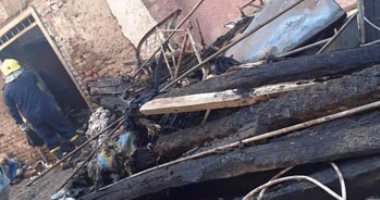 صور.. إصابة 3 مواطنين فى حريق منزل بمدينة أرمنت فى الأقصر