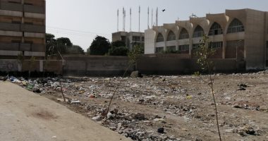 قارئ يشكو انتشار القمامة فى منطقة شلبى بندر بالمنيا