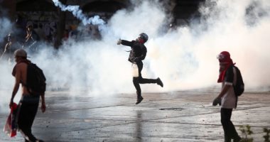 اشتباكات عنيفة بين المتظاهرين وقوات الأمن فى تشيلى