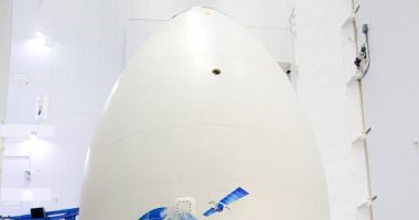 SpaceX الأمريكية تختبر صاروخ فالكون 9 لإطلاق قمر صناعى ضخم للاتصالات