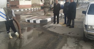 صور.. وزير التنمية المحلية يوجه المحافظات بإزالة آثار الأمطار من الشوارع