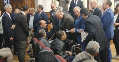 محافظ القاهرة: لا ندخر جهدا فى مساعدة الفئات الأولى بالرعاية