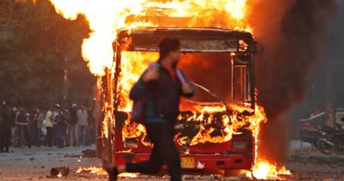 احتجاجات الهند تتحول إلى حرب شوارع والمتظاهرين يضرمون النار فى السيارات
