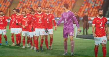 الأهلي والإسماعيلي يصلان ملعب المكس قبل مواجهتهما في الدوري