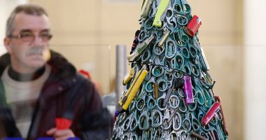 أغرب شجرة كريسماس.. مطار فى ليتوانيا يزين "شجرة عيد الميلاد" من المصادرات 