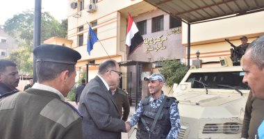 محافظ أسيوط يزور مركز شرطة ساحل سليم ..ويؤكد :كلنا فى خدمة الوطن