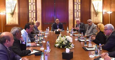 رئيس الوزراء يتابع خطط تطوير مدينة شرم الشيخ 