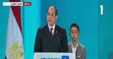 أحمد موسى: وقوف الطفل زين إلى جوار الرئيس السيسى هي لقطة اليوم.. فيديو