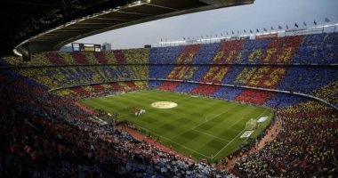 لاعبو برشلونة يرفضون مقترح الإدارة باستكمال الموسم خارج كامب نو 