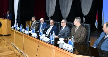صور.. افتتاح منتدى التنمية البيئية لسيناء بجامعة قناة السويس