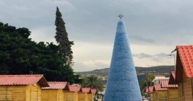 لبنان يدخل "جينيس" بشجرة كريسماس صديقة للبيئة مصنوعة بـ120 ألف عبوة بلاستيكية