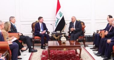 رئيس وزراء العراق المستقيل يستقبل وكيل وزارة الخارجية الأمريكية