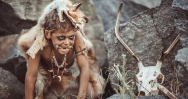 قبل 2000 عام.. دراسة تكشف تفاصيل حياة الصيد مع أطفال العصور القديمة بسن الخامسة