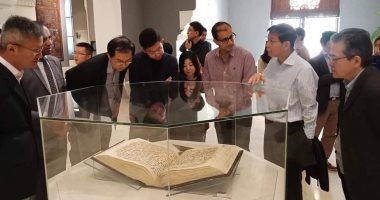 شاهد.. سفير الصين بالقاهرة يزور متحف الفن الإسلامى 