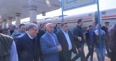 صور.. وزير النقل يتفقد محطة سكة حديد المنيا.. ويؤكد: نتسابق لخدمة الركاب