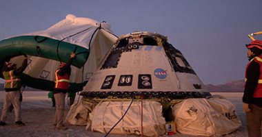 الكبسولة الفضائية ستارلاينر تهبط فى صحراء نيو مكسيكو 