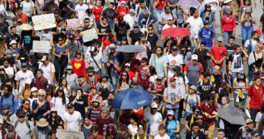 استمرار الاحتجاجات بالموسيقى والطبول ضد سياسات الرئيس الكولومبى 