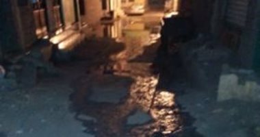 قارئ يشكو من غرق شارع بمنيا القمح بسبب كسر ماسورة مياه الشرب