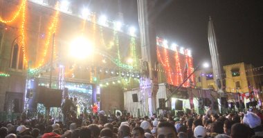 فيديو.. شلل مرورى وسط توافد الآلاف لحضور الليلة الكبيرة لذكرى استقرار رأس الحسين 