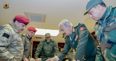 حفتر يلتقى قادة محاور القتال بطرابلس لمتابعة سير العمليات العسكرية بالعاصمة