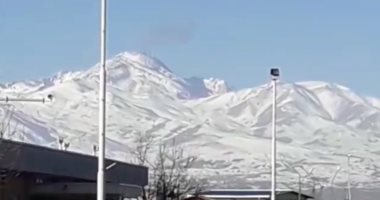فيديو.. سقوط طائرة عسكرية فى إيران بعد ارتطامها بقمة جبل