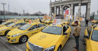 روسيا تقترح استخدام التاكسى لنقل المسئولين بدلا من تخصيص سيارات لهم