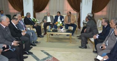 محافظ جنوب سيناء يلتقى وفد "المالية" لإنهاء إجراءات مشروع التحول الرقمى