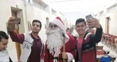 طلاب جامعة الزقازيق يحتفلون بأعياد الميلاد مع "سانتا كلوز".. صور 