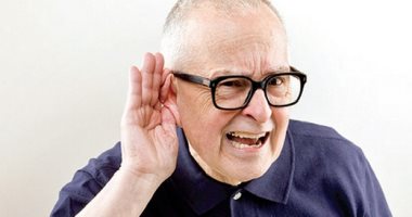 هل يؤدى ضعف السمع إلى زيادة خطر الإصابة بالخرف؟