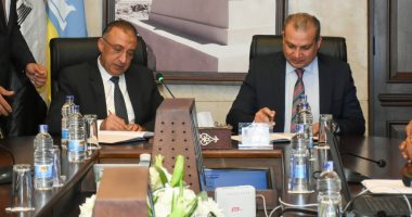 فيديو وصور.. محافظ الإسكندرية يوقع اتفاقية لتطوير 7 مناطق عشوائية بـ811 مليون جنيه