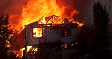 حريق "فالباريسو" بتشيلى يدمر 200 منزلا ويصيب 12 رجل إطفاء