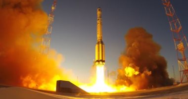 موسكو تطلق صاروخا من طراز "سويوز 2.1 بى" يحمل مركبة فضائية