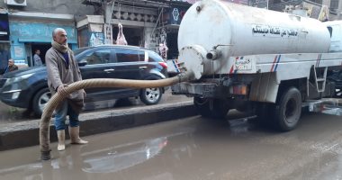 صور.. محافظ الغربية: شفط مياه الأمطار بالشوارع ولم تتعطل أى أنفاق
