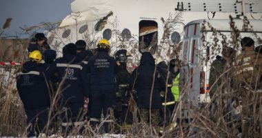 سقوط طائرة تقل 100 شخص فى كازاخستان.. ومصرع 14 شخص