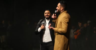 صور.. "دايب".. تامر حسنى ورامى جمال يقدمان ديو للجمهور بحفل التجمع الخامس