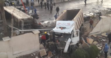 الصحة: مصرع 22 عاملا وإصابة 7 فى حادث تصادم أتوبيس وسيارة نقل ببورسعيد