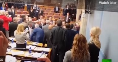 مشاجرة فى برلمان الجبل الأسود تم فضها بالغاز المسيل للدموع.. فيديو