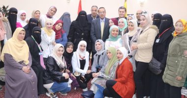صور .. محافظ شمال سيناء يلتقى معلمات رياض الأطفال 