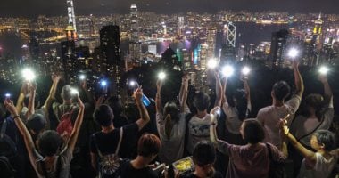 الشرطة: اعتقال المئات بهونج كونج خلال احتجاجات باليوم الأول من العام الجديد