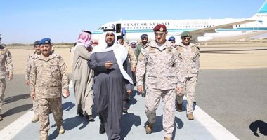 صور.. وزير الدفاع الكويتى يزور الجنود الكويتيين المشاركين فى قوات التحالف